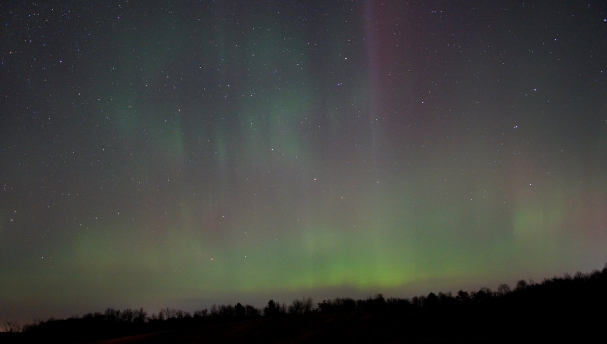 MsJenFlor's tweet photo. More from this morning: 12:25 North Branch, MN #AuroraBorealis #NorthernLights https://t.co/JQqDWqUvYG