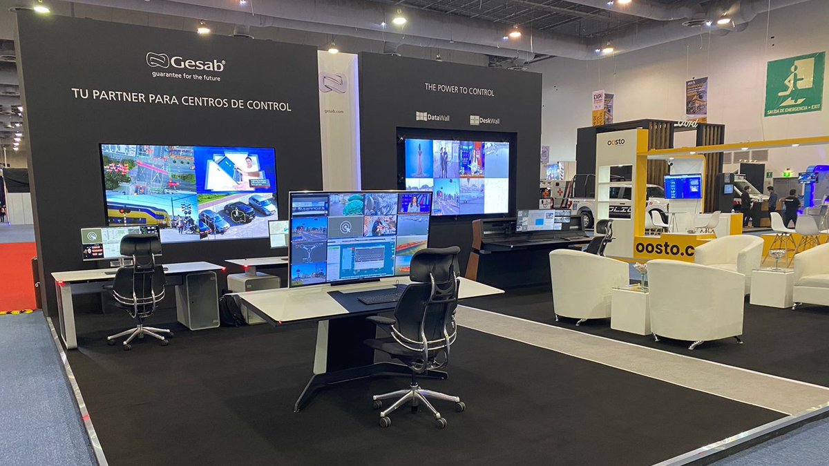 Gesabgroup's tweet image. Seguimos en el stand 1924 de @ExpoSeguridad donde puedes conocer DeskWall, el KVM dinámico de última generación, o el mobiliario técnico más avanzado para centros de monitoreo. ¡Te esperamos! #DeskWall #consolasdecontrol