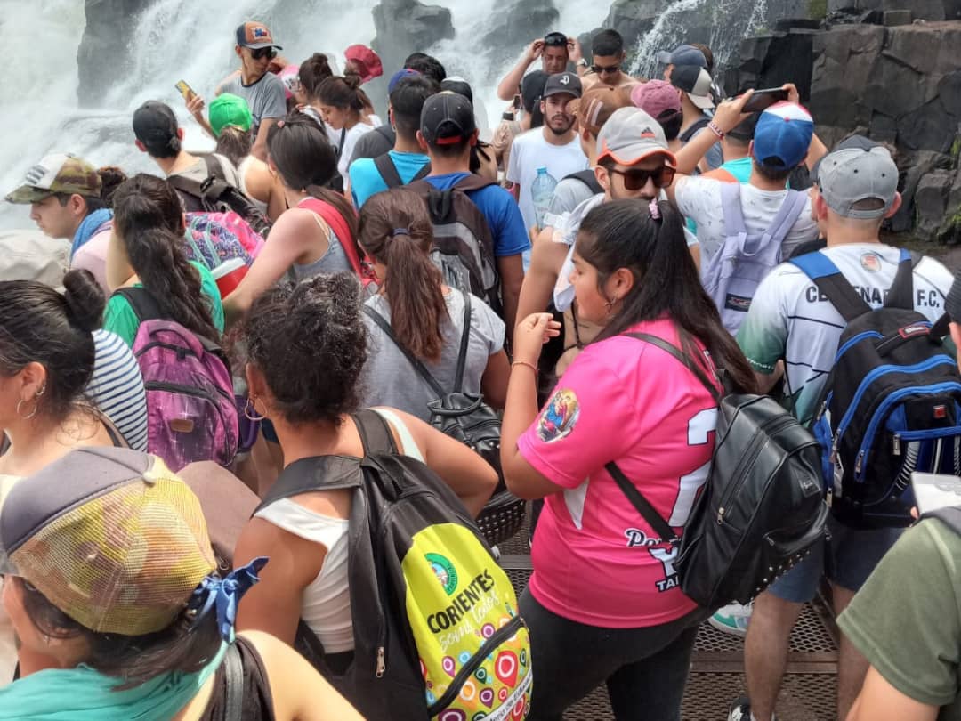 Pablo_romerook's tweet photo. 🙋🏻‍♂️La 21 disfrutó de un gran día en Cataratas 😁 nos sentimos felices de cumplir con lo prometido, y de impulsar a los jóvenes a cumplir sus sueños 💪🏼 https://t.co/Dr13Wmvrvx