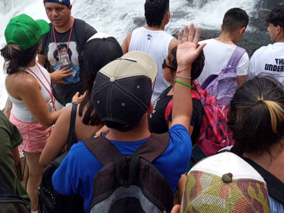 Pablo_romerook's tweet photo. 🙋🏻‍♂️La 21 disfrutó de un gran día en Cataratas 😁 nos sentimos felices de cumplir con lo prometido, y de impulsar a los jóvenes a cumplir sus sueños 💪🏼 https://t.co/Dr13Wmvrvx