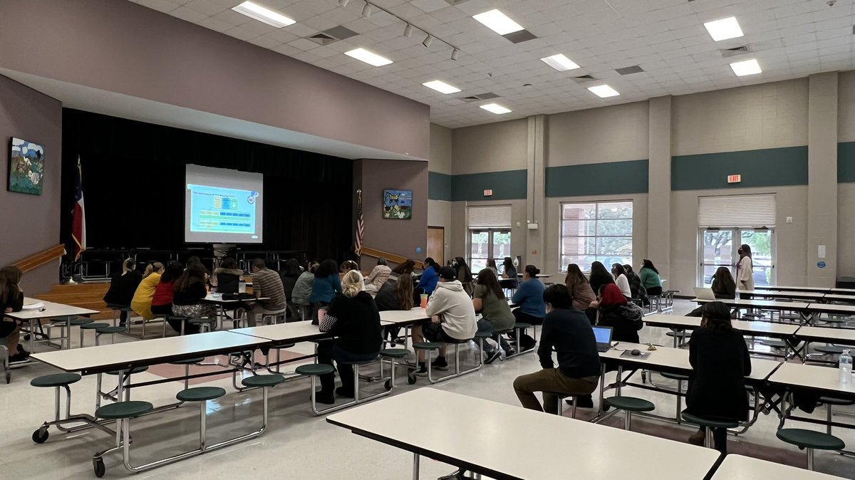 Nici42's tweet photo. Another successful launch at Matthys! Module 7 has started! Way to go teachers!!! @MATTHYSELEMENT3 @PISDTRA https://t.co/2eOu8Vd1od