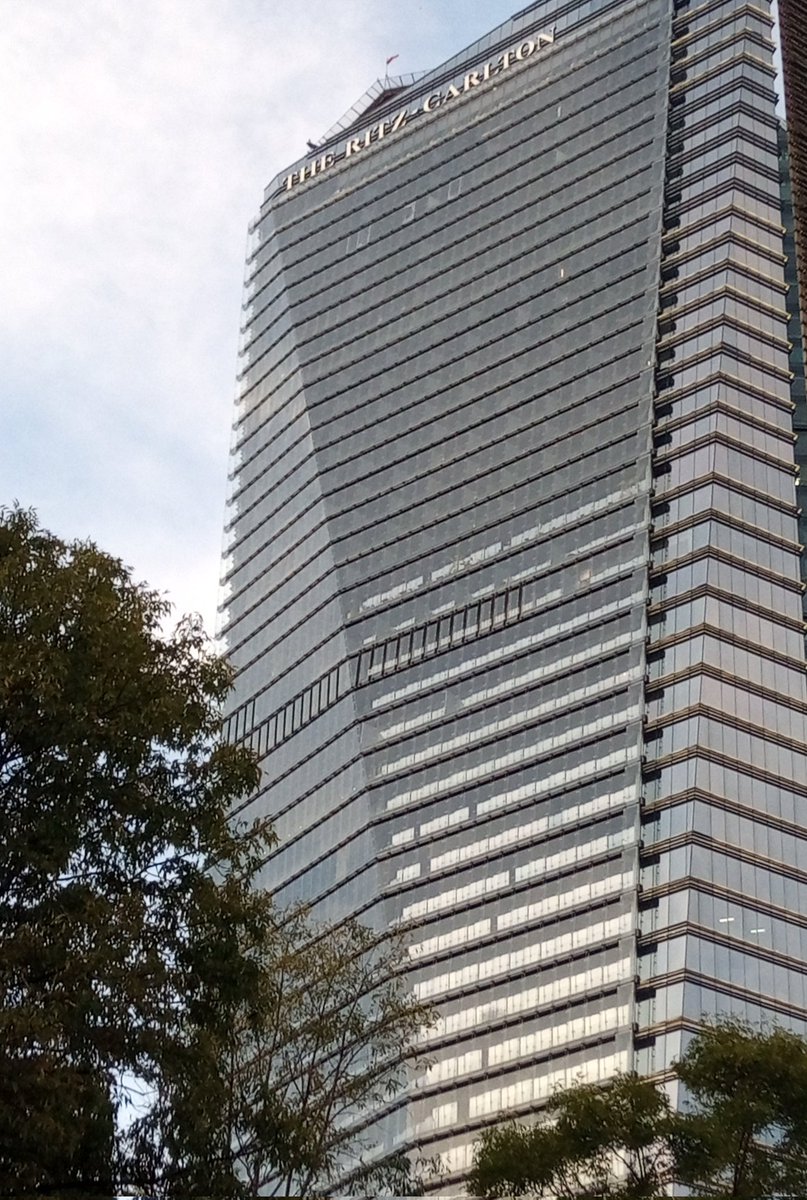 NexosTuristicos's tweet photo. Con una inversión de 2MMDP, la generación de 750 empleos directos y 1,500 indirectos, #RitzCarltonMexicoCity cuenta con 153 habitaciones, incluyendo 19 suites ubicadas entre los pisos 37 y 47 del edificio #ChapultepecUno, destacó Craig Smith presidente de @MarriottIntl @Marriott https://t.co/Xo22iXkESj