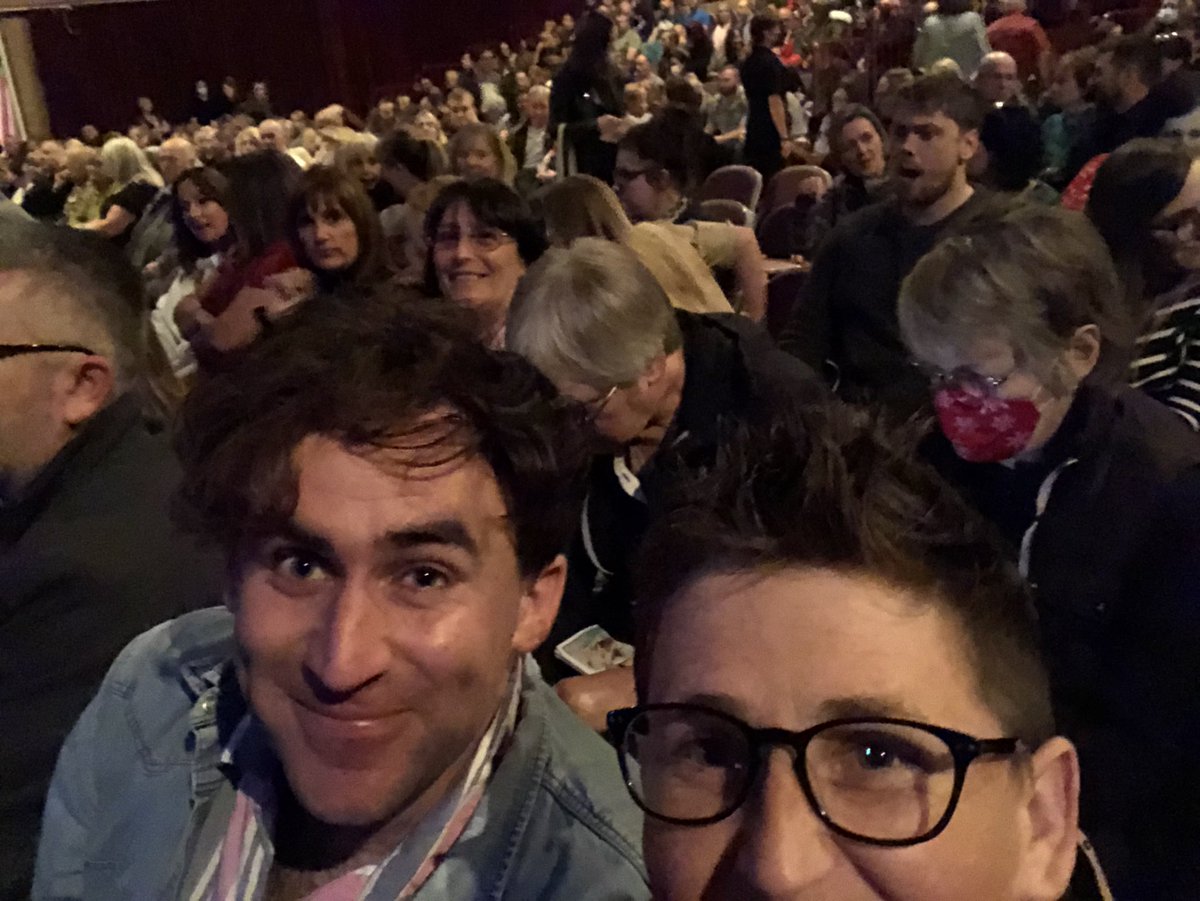 broad_mrs's tweet photo. @SarahMillican75 here with my mum brother and wife having the biggest laughs thank you xx https://t.co/K9rRK7d6uY