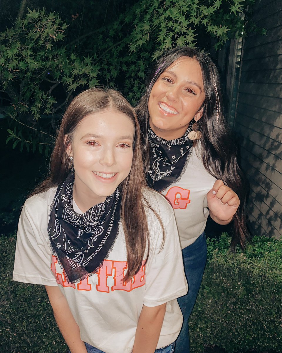 Just when we thought our fams couldn’t get any cuter, THEY DID!! Welcome to your families Fall ‘21 🧡🦋🌻✨💗