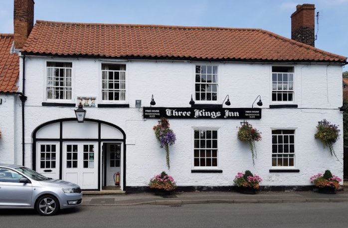 cookster101's tweet photo. 668. Threekingham, Lincs. Which 3 kings I thought to myself? Especially as the pub is called The Three Kings. Turns out it’s named after ‘Tric’s People’. #threekingham #oddlynamedvillages https://t.co/Wa62b0oQTa
