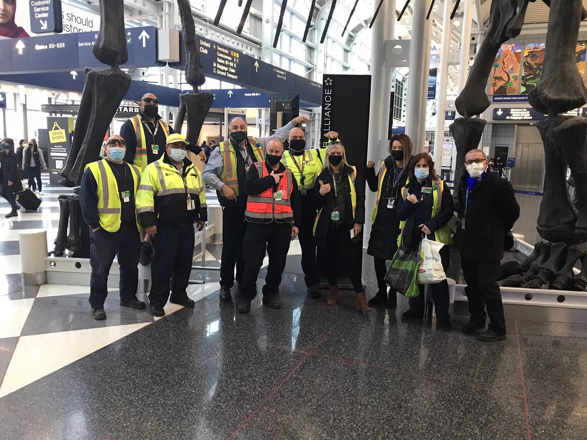 ddprincess72's tweet photo. ORD Safe Driving Campaign kickoff today! Several departments and vendors partnering up to promote safety and “drive” it to the next level! #SafetyforAll #safedrivingmatters #safetyiownit @JohnK_UA @AOSafetyUAL @UA_Alicia @kennyjets67 @ORDAOQC https://t.co/f81NkREkfQ