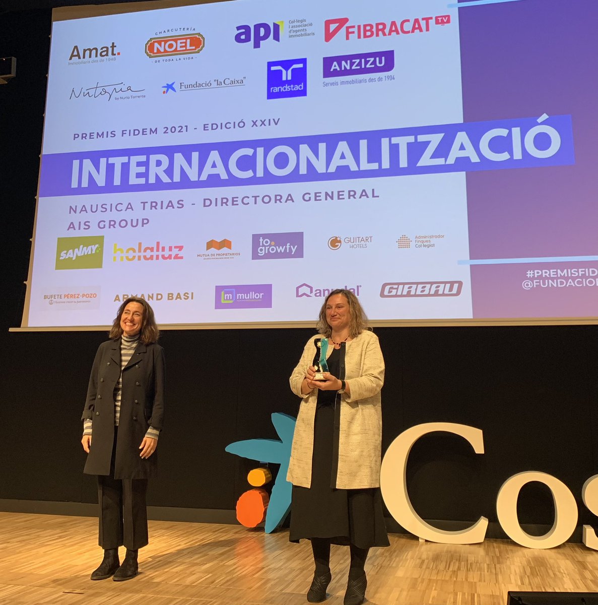 elsa_artadi's tweet photo. Apoderament femení, trencament d’estereotips i dones exemplars als Premis Fidem 2021.
Moltes felicitats a totes les premiades!!! Avui més que mai imprescindible la seva visibilització.
#premisfidem21
#redonesfidem https://t.co/caVOj2FnyL
