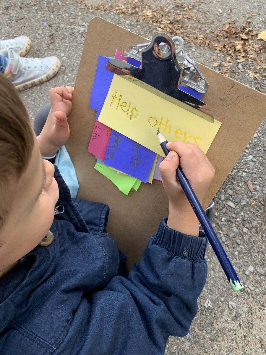 MsDsLearners's tweet photo. “How can you be a good friend?”
This month we are focusing on how to be a Peacemaker.
We participated in the #kindesschallenge (@farruggio201640) by thinking of ways to be a good friend.
We loved the ways that students were able to think about our classroom community! https://t.co/SLhcMvXR2A