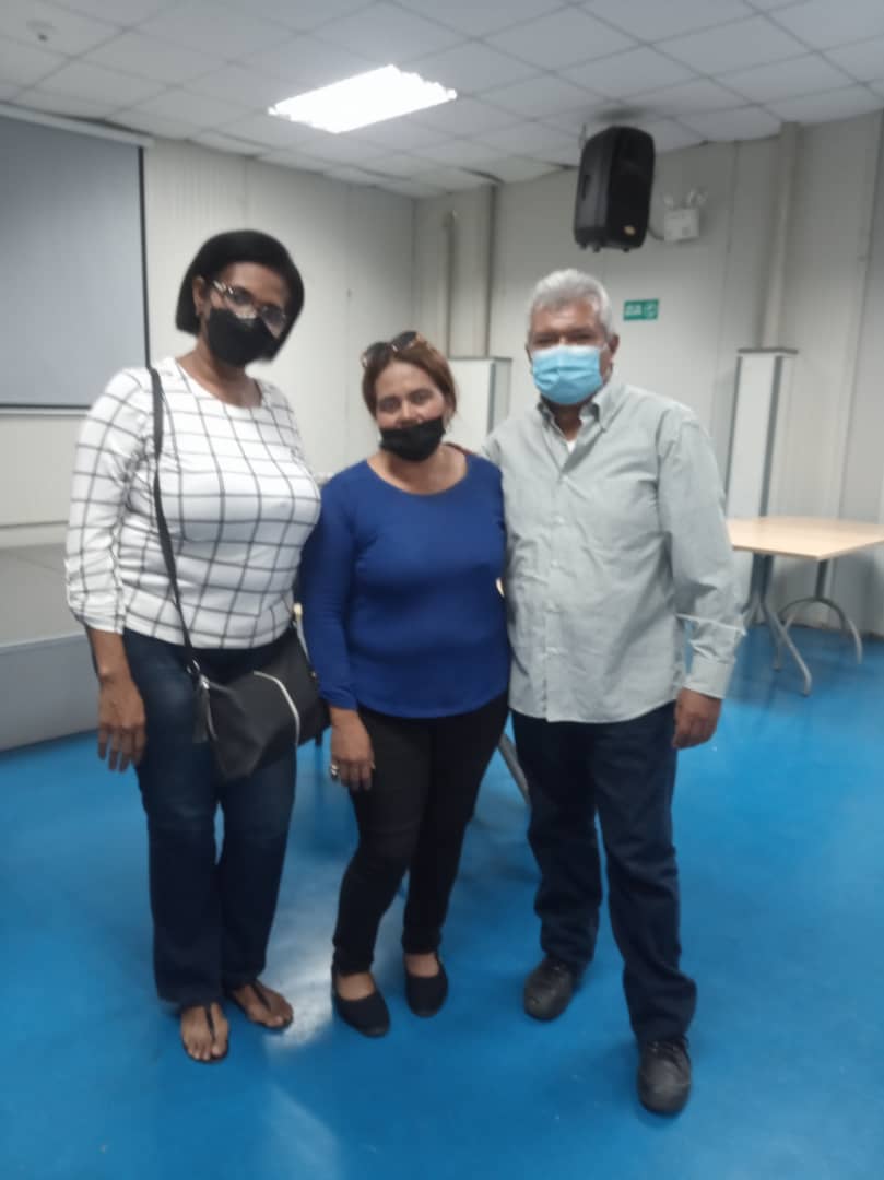 ZuliaPtms's tweet photo. Palabras de la Coordinadora Regional del Programa Todas las Manos a la Siembra de la Zona Educativa Zulia, Fanny Araujo en la Actividad de Intercambio de Semillas!! https://t.co/uLrJNTfuRB