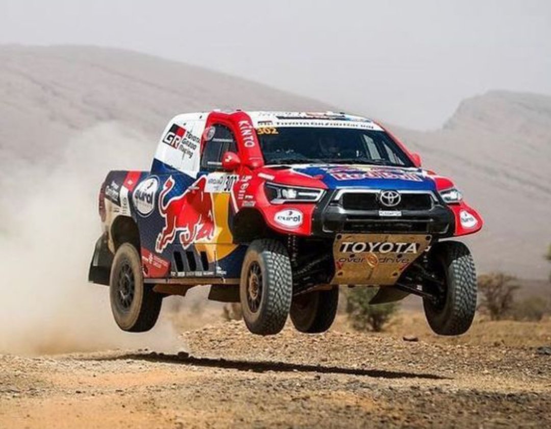 aldogp_'s tweet image. En T1 @AlAttiyahN y @Yazeed_AlRajhi vuelven a ser los protagonistas. Con el mismo vehículo Lucio Álvarez y @AMonleon buscarán un nuevo podio.

Los principales rivales de Toyota serán los Mini de Przygonski y Krotov. Mención a Sebastián Halpern que sigue su preparación al Dakar.