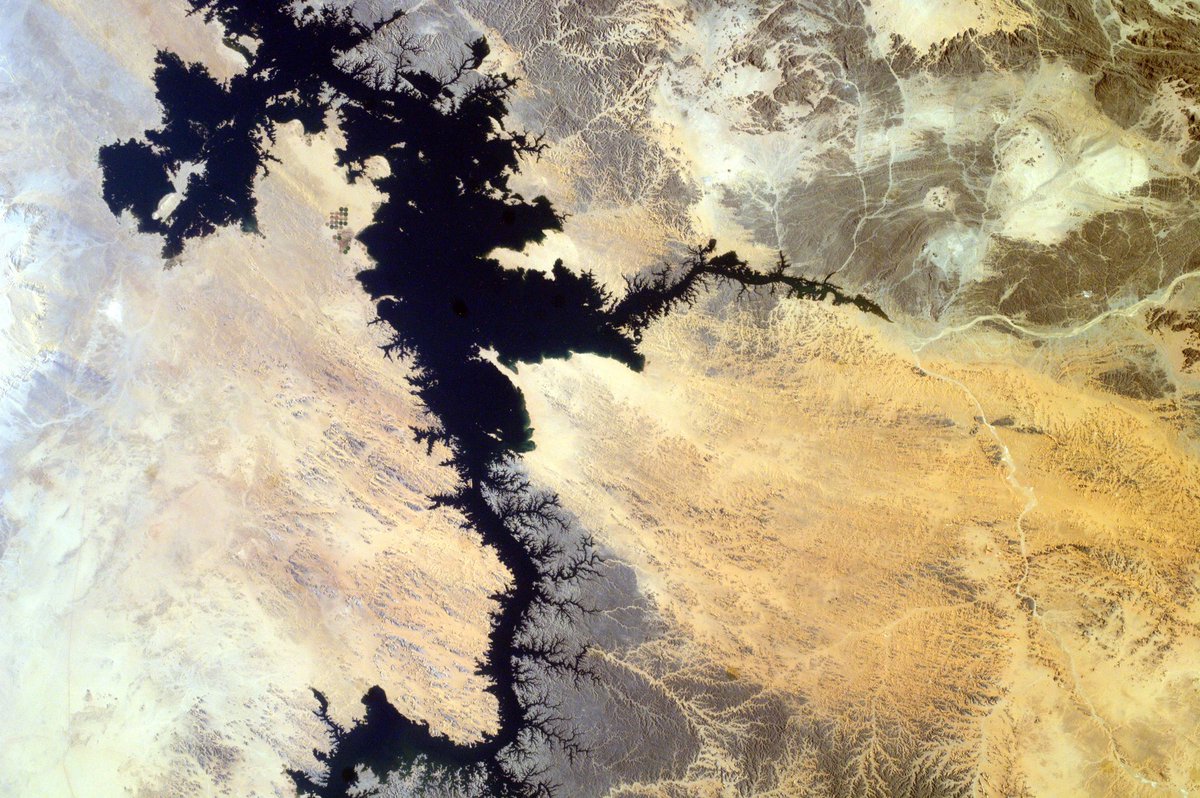 dolostone's tweet photo. Students: check your space station photos, the astronauts on the International Space Station just downloaded a bunch of photos you took &amp; many of them are spectacular ex. of Earth Art. You all rock! #BestStudentsEver #AdvancedRocks #EarthScience 
#BestClassEver @EarthKAM_Live https://t.co/UX5W8fSZ4h