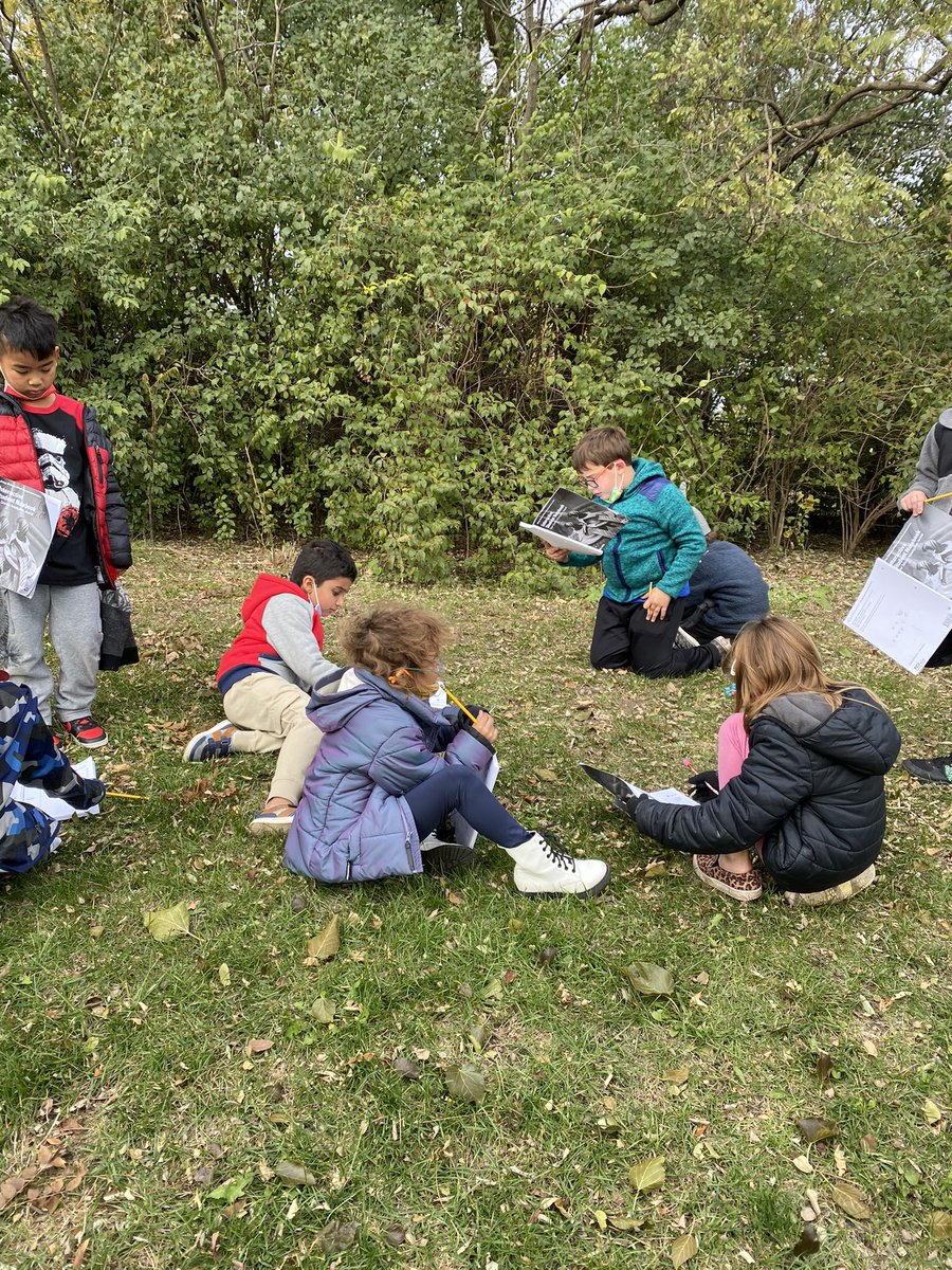 msmcbrien2nd's tweet photo. Science took us on a nature walk today! We collected data of all the plants and animals we saw. #secondgradescientists #stallions @IndianTrailDG58 #dg58pride https://t.co/Unf1clJYRn