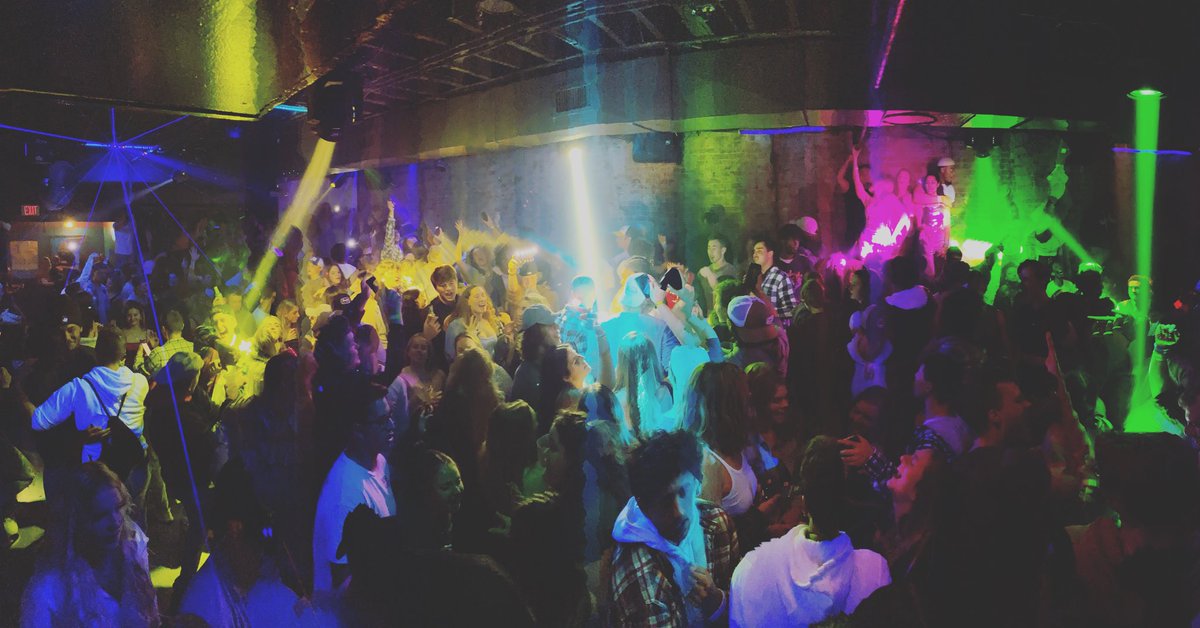 It’s Thursday and you already know what that means… Another fantastic  night spent at Uptown 😏

The best Thirsty Thursday Special in town! $1 Wells, $2 Domestics, $4 32oz. Sex On The Beach 

DJ <a href="/Rinzler_mp3/">Ryan Turk</a> hosting the party tonight🔥