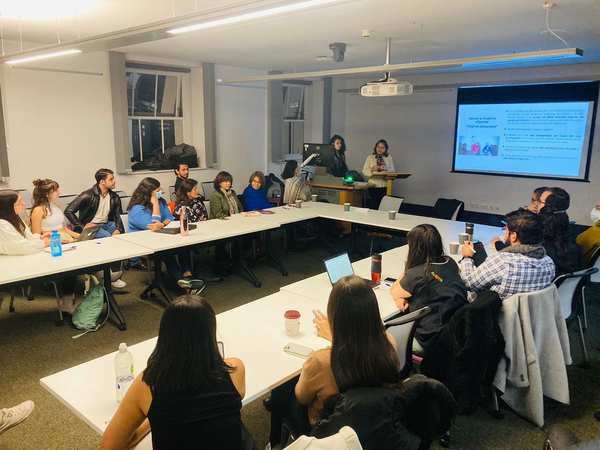 KCLMexicanSoc's tweet photo. Muchas gracias a la Subsecretaria @marthadelgado por venir a King’s College a dialogar con estudiantes mexicanos de Reino Unido. #Kings #MexSoc #COP26 ♻️🌎 @MexSoc_UK @Embamexru https://t.co/XerUSbBDRC