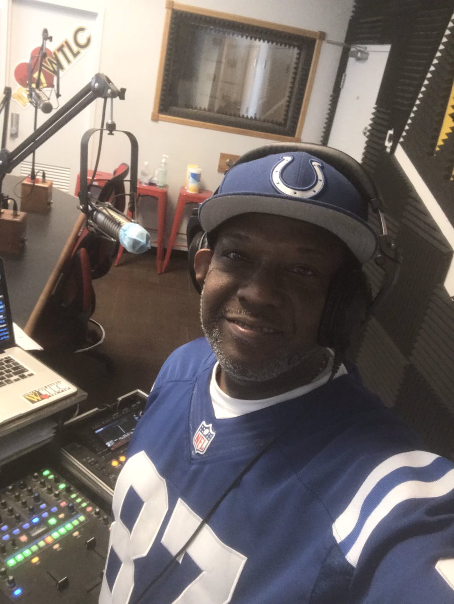 DjKing317's tweet photo. π£#TlcDrive@5 Wit @realdlhughley * @jasminesanders * @thedlhughleyshow is on right now! @1067wtlc @djking317 in the mixx #IndysRnBLeader #WTLCISINDY https://t.co/riiSd0Rogm