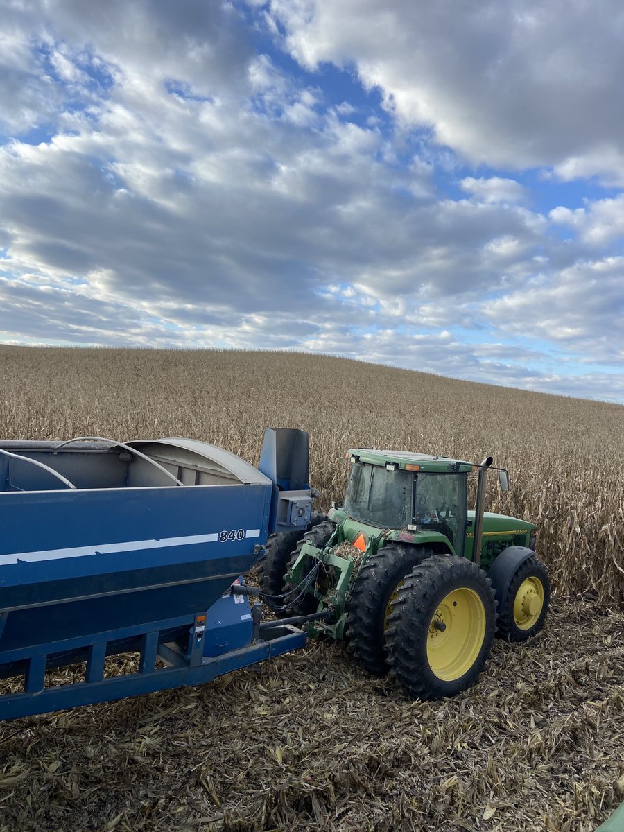 brian_butler80's tweet photo. Harvest rolls on #lastfarm https://t.co/l1aCd3Pn4O