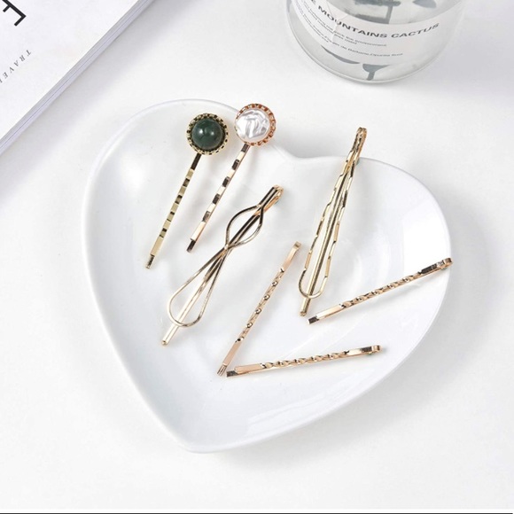 itsmejesswhite's tweet photo. So good I had to share! Check out all the items I'm loving on @Poshmarkapp #poshmark #fashion #style #shopmycloset: https://t.co/KBDEqn5JF7 https://t.co/rO31eeFG1k