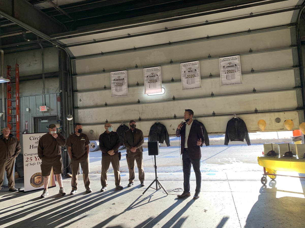 Congratulations to these 4 new circle of honor inductees from Springfield. 25 years safe driving! ⁦<a href="/safetyfirstNED/">Northeast District Safety</a>⁩  ⁦<a href="/Erickalyons/">Ericka Lyons Golia</a>⁩ ⁦<a href="/amy_madeira/">Amy Madeira</a>⁩ ⁦<a href="/ron_mayorga1/">Ron Mayorga</a>⁩