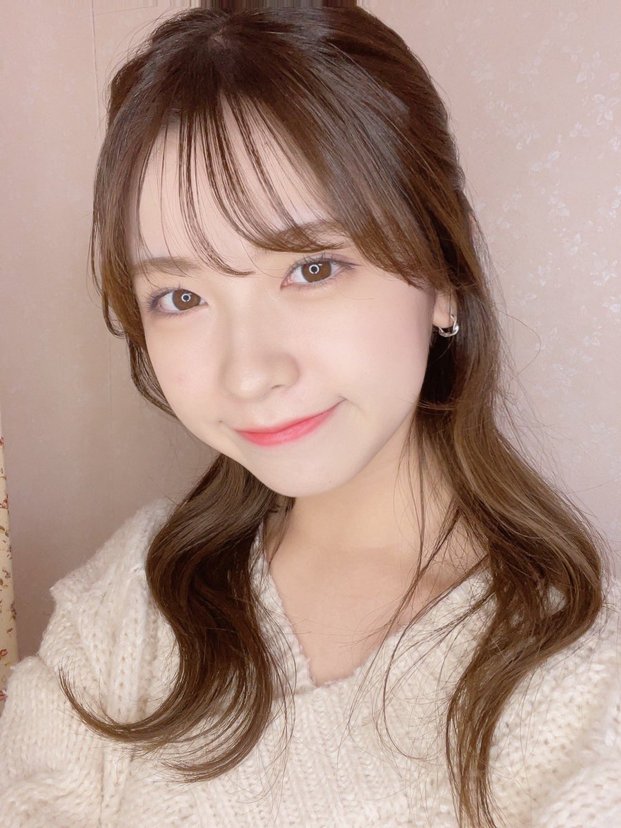 sakairisa212's tweet photo. おはようございます🕊
今日はハーフアップデー💓
今日のSHOWROOM配信
①12:15~ ②17:30~
③20:30~ ④23:40~
残り3回の投票もどうかお願い致します🤍
🔗 https://t.co/CqXfan49Nk
#フレキャン2021 https://t.co/1MUCY1gJJe