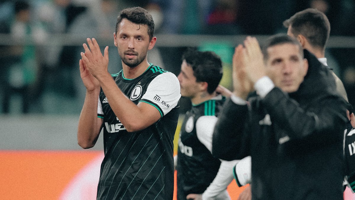 LegiaWarszawa's tweet photo. Dziękujemy za Wasze wsparcie 👏 

📸 @mat_kostrzewa 

#LEGNAP #UEL https://t.co/sooim9FOrd