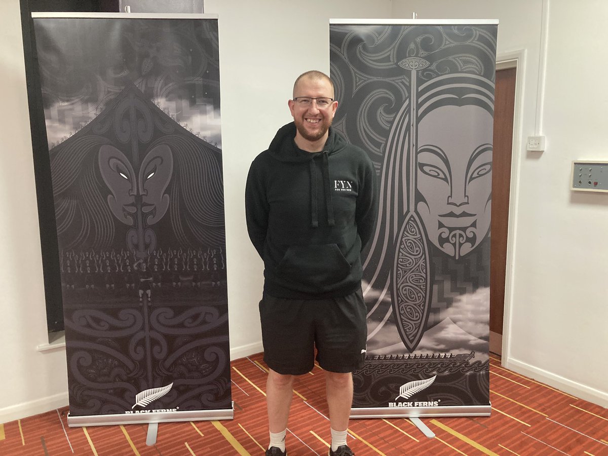 LeeCatlingSMT's tweet photo. Working with New Zealand 🇳🇿 @BlackFerns and @Team_ETS
Providing sports massage in preparation for Sunday’s game against @EnglandRugby
#BlackFerns #rugby #rugbyunion #internationalrugby #england #therapylife #sportsmassage #ipswich #fyn #foryounow #fynmassage https://t.co/G38Tf1Lb81