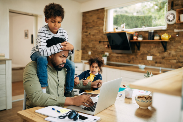 JasovskyM's tweet photo. Working parents' preference for community stability often competes with #career mobility. These 5 recommendations can help #business #leaders attract and retain employees who are also parents, in @mitsmr, via @AkwyZ. #FutureOfWork https://t.co/vunU48vJz6 https://t.co/HUEaupvgCh