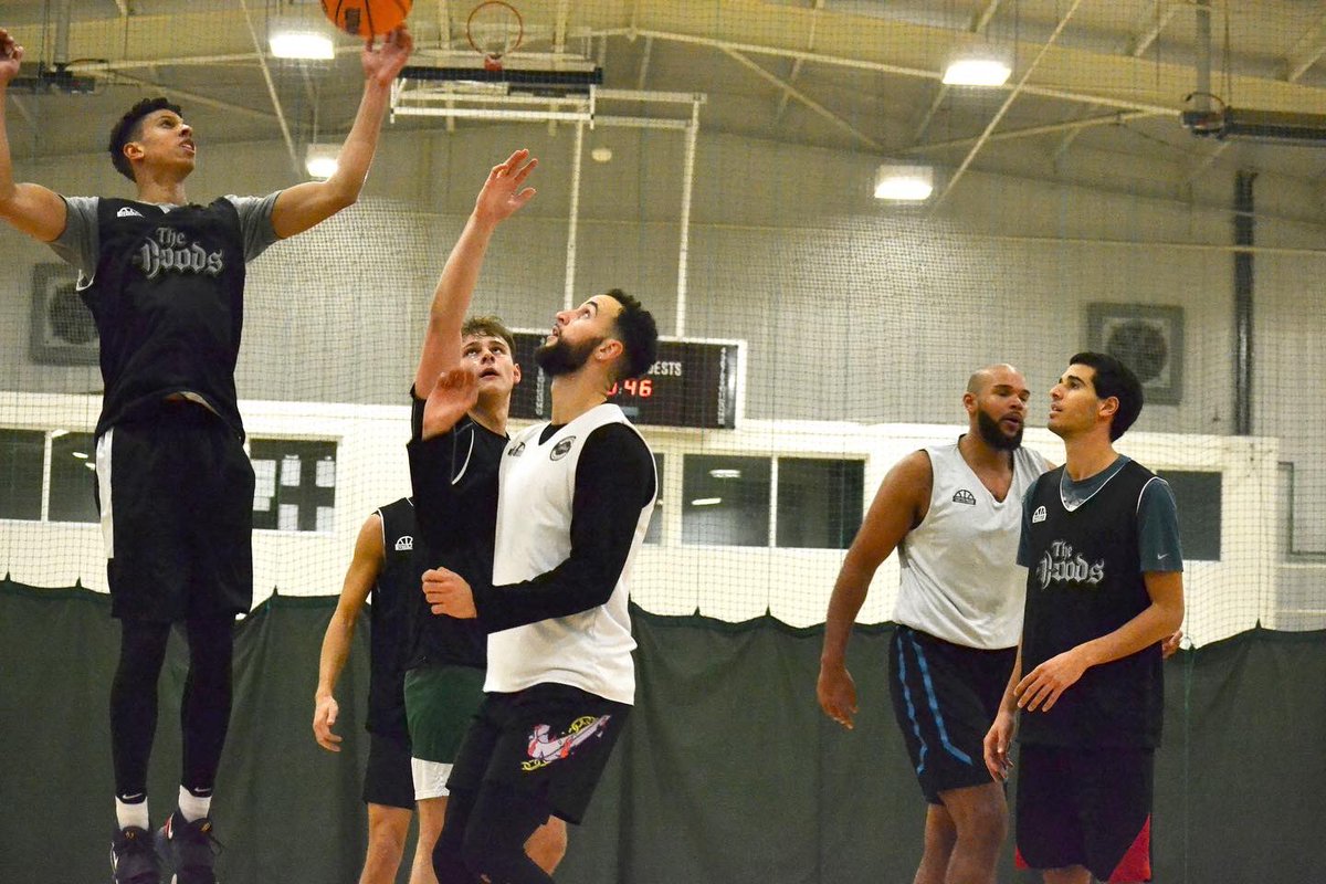 hoodsbasketball's tweet photo. Final preparations ahead of this weekends away game against @TeamNewcBball 

📸 @EvieC_94 https://t.co/SpxdM3B8i5