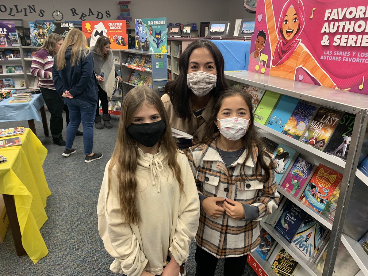 CollinsCobras's tweet photo. Make tomorrow a #FriYAY for your student! Parents, you are welcome to visit the #bookfair w/your st by signing up on the form in your teacher’s Canvas or newsletter! It’s our last day! #seeyoulateralligator #conroeisd #funtimes #libraries #ourlibraryrocks https://t.co/un7DyNnpLc
