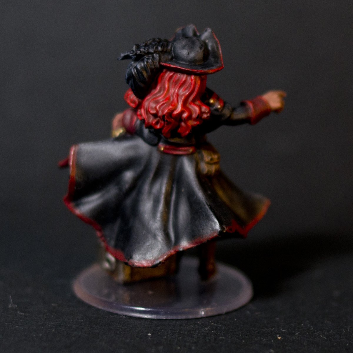 TypYourBard's tweet photo. Kahlan - Rouge Trickster Pirate. Painted this female captain mini from the Brinewind expansion from the @reapermini Bones 5 Kickstarter as a birthday gift for my friend - it's her DnD character in one of the campaigns I play in :) Very pleased with it! https://t.co/FezL179JQN