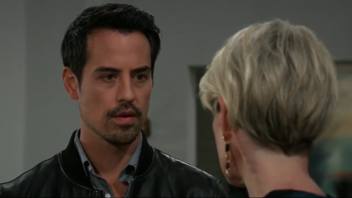 antigonea's tweet photo. He was on top of the world before-now he looks like he got his butt handed to him.. Ava wants to know what gives. Nik fobs her off with a lie. #ShawnButler #NikolasCassadine #AvaCassadine #Nava #GH https://t.co/4TVGFypKn6