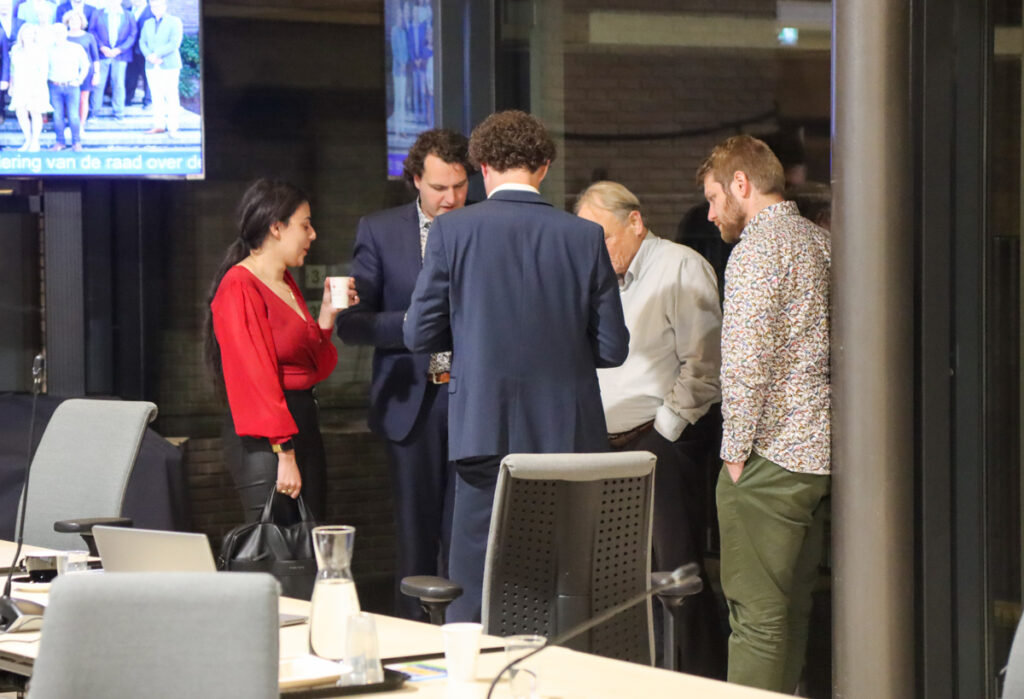 D66Katwijk's tweet photo. Ook zijn we, samen met @PvdAKatwijk gespot door @KatwijkActueel 😉 https://t.co/1j37nN9Lfr