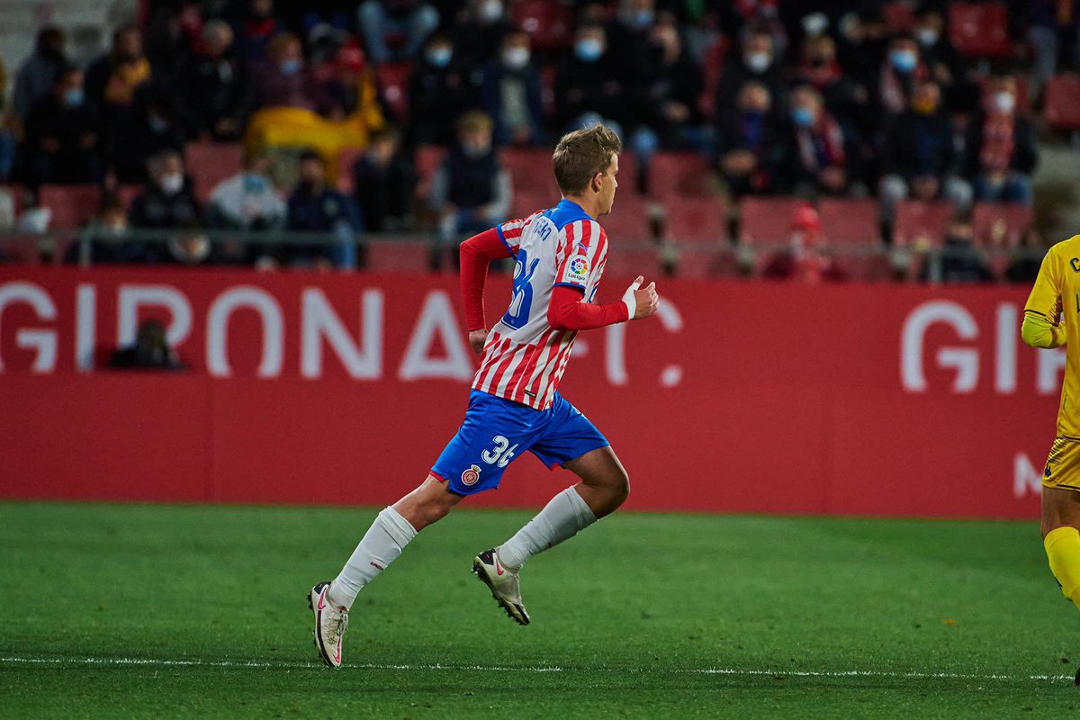 Avui és un dia important a la bisbal, el nostre jugador bisbalenc <a href="/Richiii101/">Ricard Artero</a> ha debutat amb el primer equip del Girona! Avui la bisbal està de festa!!! Enhorabona amic!! A seguir que el camí és llarg ⚽️⚽️⚽️⚽️❤️🤍