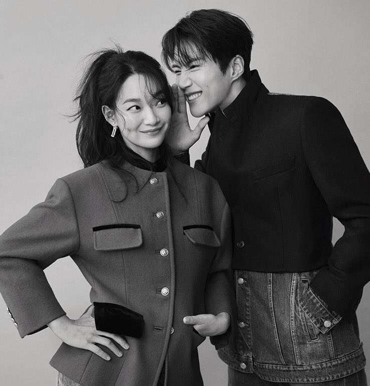 KimSeonhoBrasiI's tweet photo. 📝 | 04.11.21 

Em uma pesquisa feita pela JoyNews24 com 200 especialistas/críticos, #KimSeonho e ShinMinah foram eleitos o melhor casal entre os drama de 2021, com 103 votos. 

Parabéns ao nosso Chefe Hong e a Sra. Dentista! ♥️ 

🔗: https://t.co/BsUnc8lZ7d 

©️ Urme_Rahmaan https://t.co/VntuUeROFS