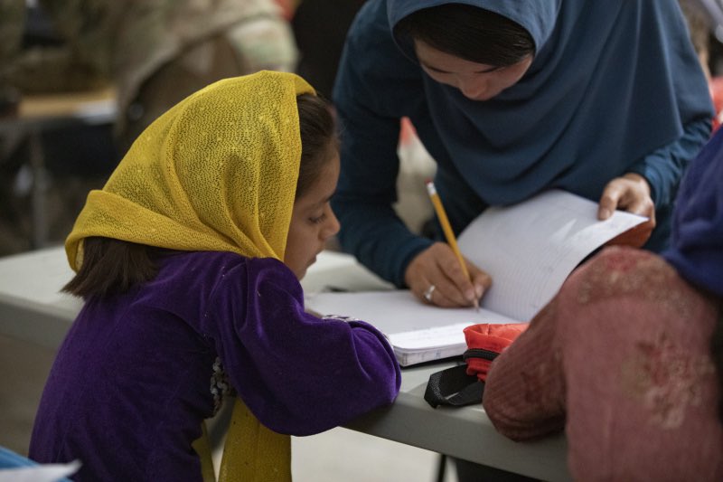 BrigAndyCox's tweet photo. @TEAMBLISS @OPNALLIESWELCOME Education is key! Young Afghan students attend school in preparation to enter the U.S. education system. The power of afghan volunteers and @USARMY soldiers. 
@BritishArmyUSA 
@USNorthernCmd, @DHSgov, @StateDept, @forthood https://t.co/xJ02DIWtRe