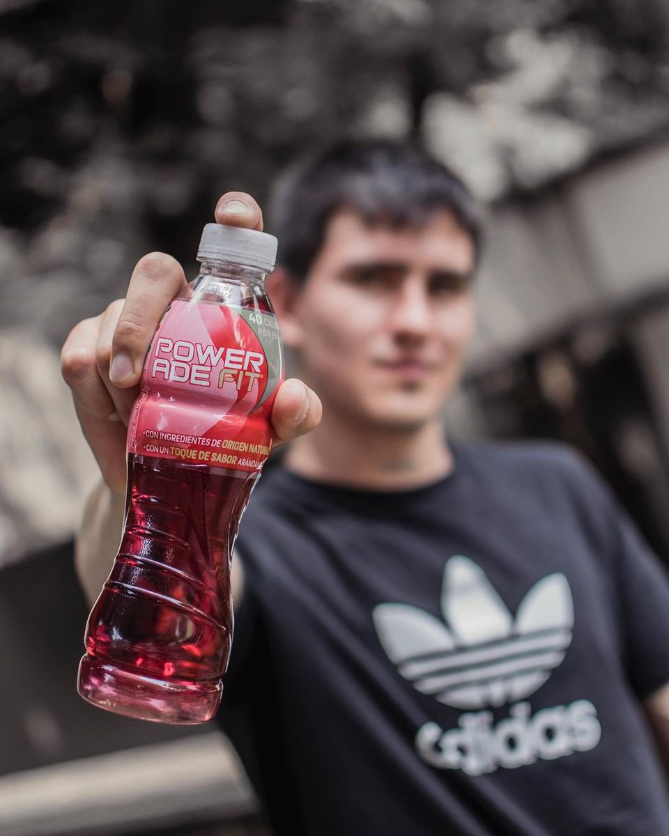 WingMan_MX's tweet photo. JUEVES DE #WINGMATCH!
@yayoskills y @PoweradeMx encontraron juntos la solución para esas largas horas de entrenamiento.
¡Con nosotros, crear tu #MatchPerfecto es posible! Si tu marca está lista, nosotros también...😉 https://t.co/vAEUpQr5Tp