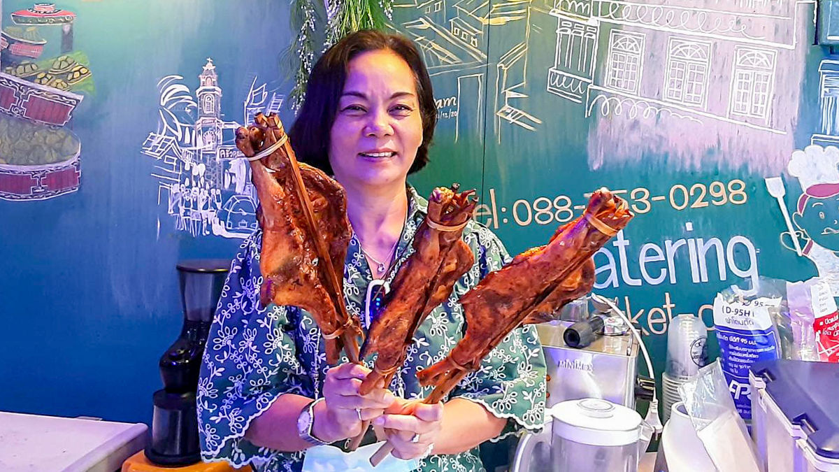 SiamAllFood's tweet photo. ขอขอบคุณ "ร้านครัวคุณเอก" ที่ไว้ใจ และมั่นใจใน รสชาติ ความสด ใหม่ อร่อย!! ของเรานะครับ ใครอยู่ภูเก็ต สามารถไปลองชิมได้ สามารสั่งผ่าน Grab Food ได้นะครับผม ^^

ขายส่งไก่หมักหนีบไม้พร้อมย่าง สูตร ไก่ย่างเขาสวนกวาง | สนใจ แอด Line : https://t.co/UxrYVZZK5f หรือ สอบถาม 064-936-6983 https://t.co/m9KYkYjaAN