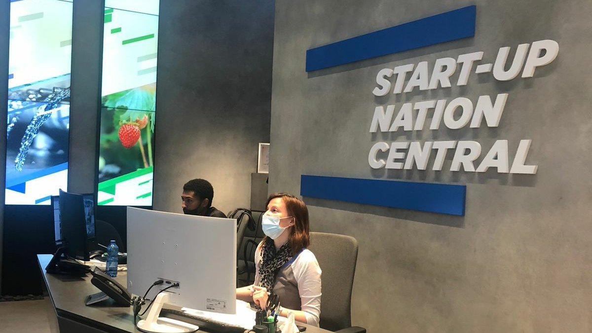 InnpulsaCol's tweet photo. #iNNpulsaEnIsrael 🇮🇱| El tercer día de nuestra misión internacional en #Israel inició con la visita al Start-Up Nation Center de Tel Aviv. Allí pudimos conocer más sobre el tipo de tecnologías en las que los ecosistemas de innovación y emprendimiento israelíes están enfocados 🤩. https://t.co/VXAgpbADYL