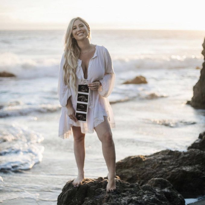 June 1st 2022&hellip;.🤰 https://t.co/dtwwxSQyGw<a href="/tag/reigndeer"class="tags"><span>#reigndeer</span></a>