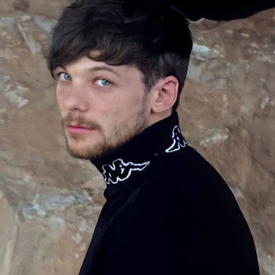 new layout for scorpio season and all that #NewProfilePic 🗡