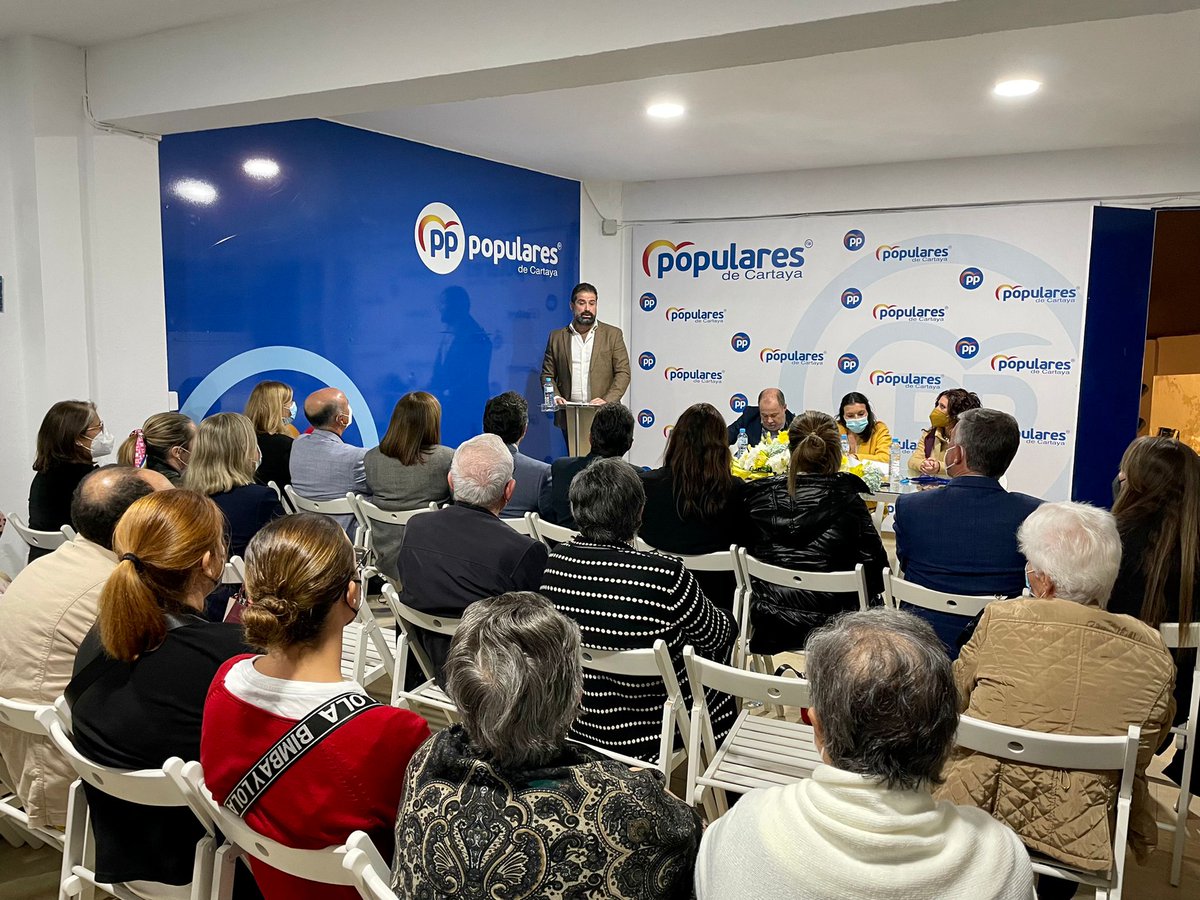 DuendeDeHuelva's tweet photo. Congreso del @PPCartaya en el que ha sido reelegido por unanimidad @Manuel_BarrosoV
Manolo sigue siendo el Alcalde de #Cartaya en el corazón de sus vecinos
Las riadas de octubre dejaron patente quien está al servicio del pueblo
Pueblo a pueblo, hacemos provincia hacemos @pphuelva https://t.co/FjXH89l4oS