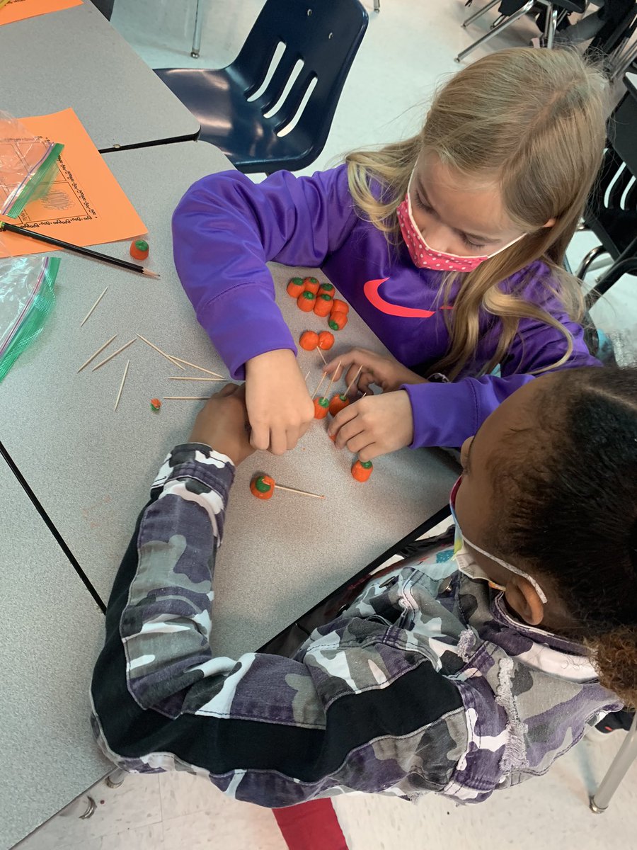 NygaardNow's tweet photo. Theme of the week: Inventors & Inventions within Poetry…so today we became the inventors who created inventions! @theTSIN @RES_Redbirds #pumpkinbridge #figurethingsout https://t.co/OdzVMVFOF4