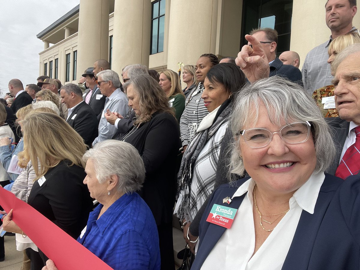 KrondaForTexas's tweet photo. Denton County really showed up today -- community members, elected officials, and business leaders -- to celebrate the ribbon cutting of the beautiful new courthouse building. This project has been in the works for 16 years! #RibbonCutting #DentonStrong #DentonCountyCourthouse https://t.co/zA5g8TITB9