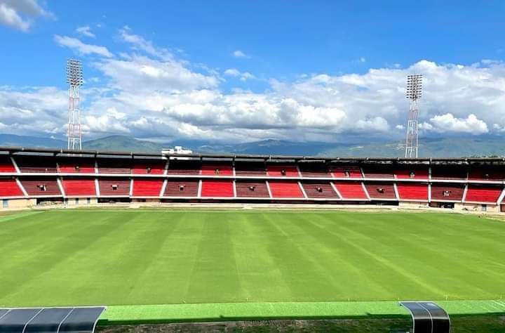 TioCopaMemes's tweet photo. El gran estadio 🏟 General Santander, cuna de grandes gestas deportivas, una grama impecable, pero sin equipo debido a los problemas que afronta el @Cucutaoficial 🤦🏽‍♂️ https://t.co/dN9rl8xwwo