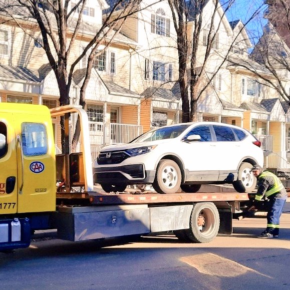 SPSTraffic's tweet photo. This driver was observed using his cellphone while driving this afternoon.  The thing is, it was his second offence within 12 months, which means his fine is $1400 and the vehicle was impounded for 7-days. #LeaveYourPhoneAlone https://t.co/wBawJuNyp9