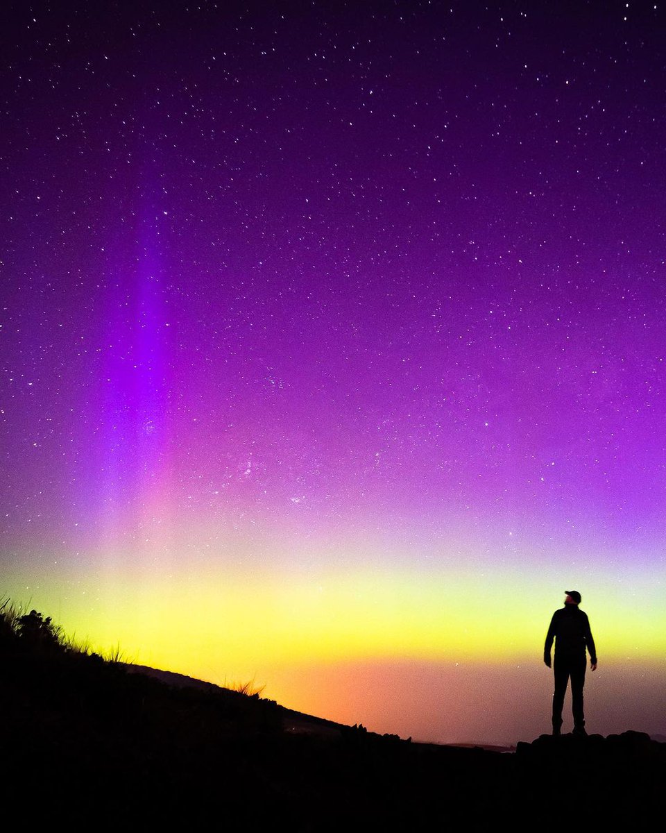 How lucky were our Tasmanian skies last night?😍👏🏼  It's always a welcomed treat when the Southern Lights come out to play.✨

📷  @lovethywalrus 
📍 Hobart

#DiscoverTasmania