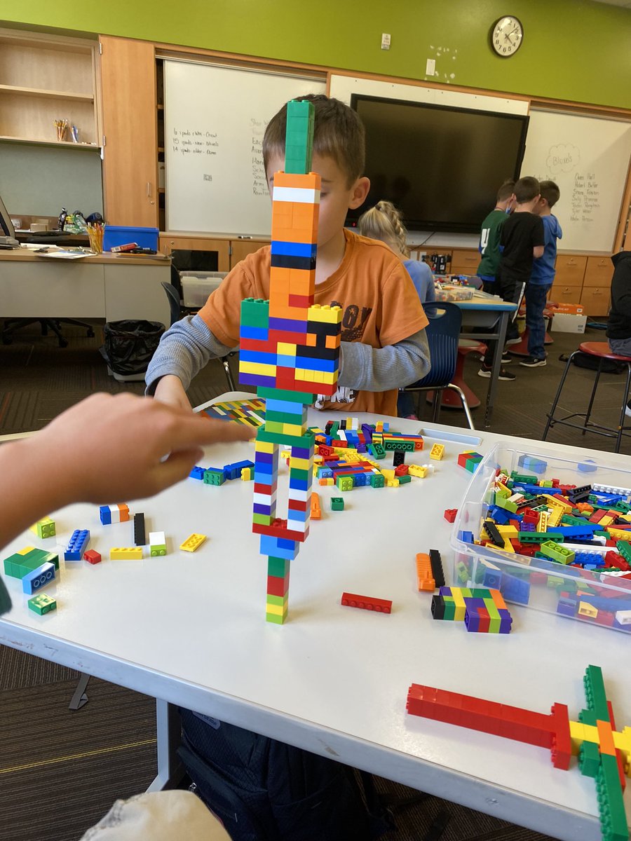 Miss_Seifert's tweet photo. Lego Club! 😁 https://t.co/qYj23rez2j