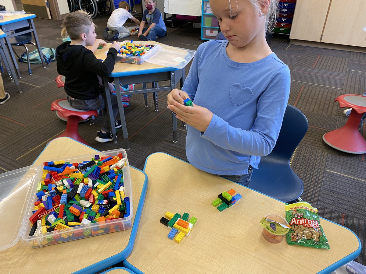 Miss_Seifert's tweet photo. Lego Club! 😁 https://t.co/qYj23rez2j