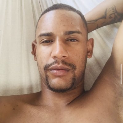 uelk_'s tweet photo. #NovaFotoDoPerfil https://t.co/sNAPEg6QW9