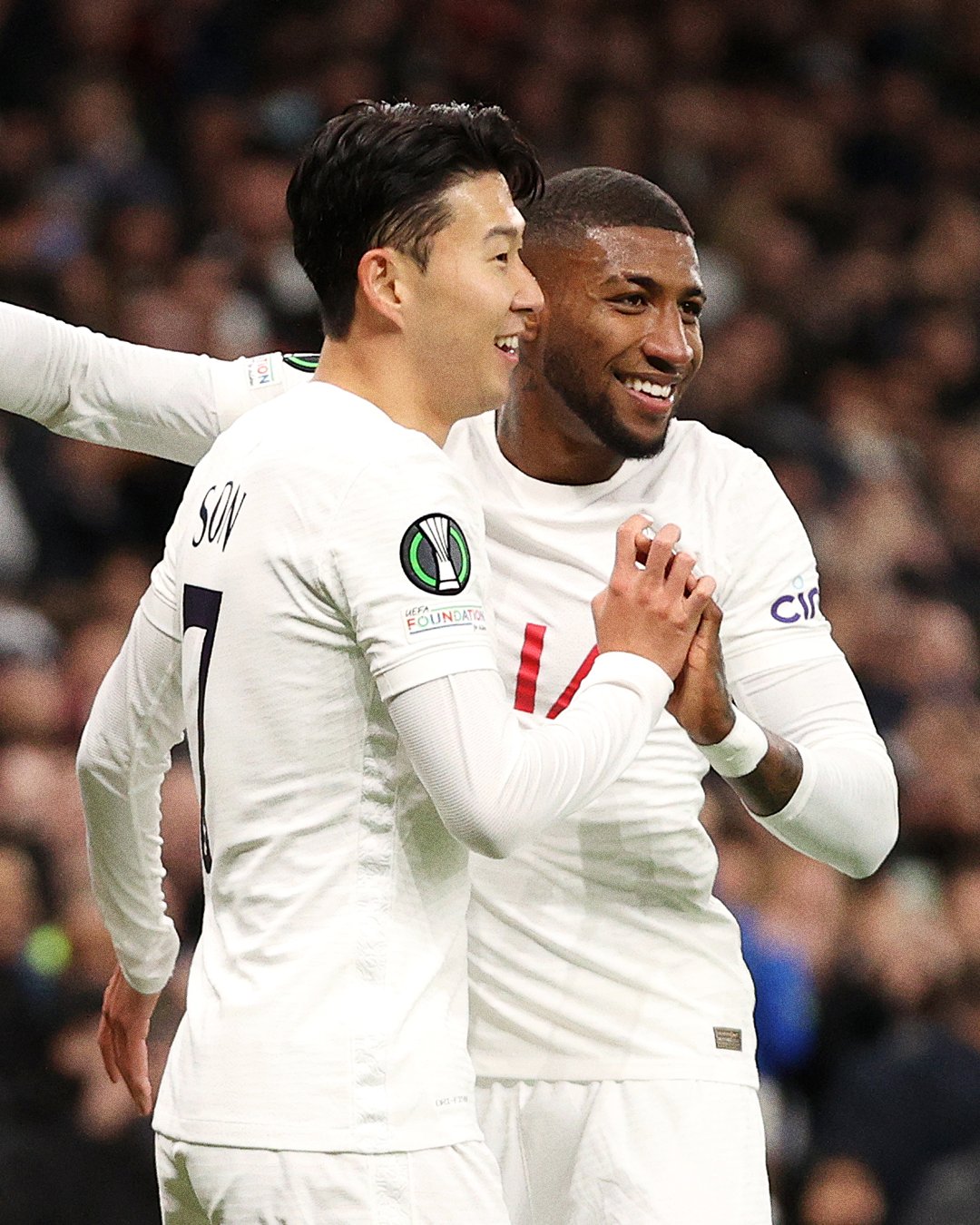 Tottenham vs Vitesse: Son and Royal celebrate Son's goal