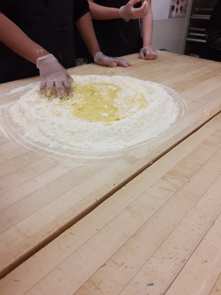 msplato1's tweet photo. Thank you @DavidDorinzi for showing us how to make ravioli! 🍝 @StamfordNation @dsbn @DSBNTech https://t.co/otJbwc9Daj